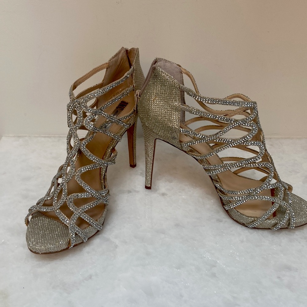 Beautiful crystal shoes that sparkle